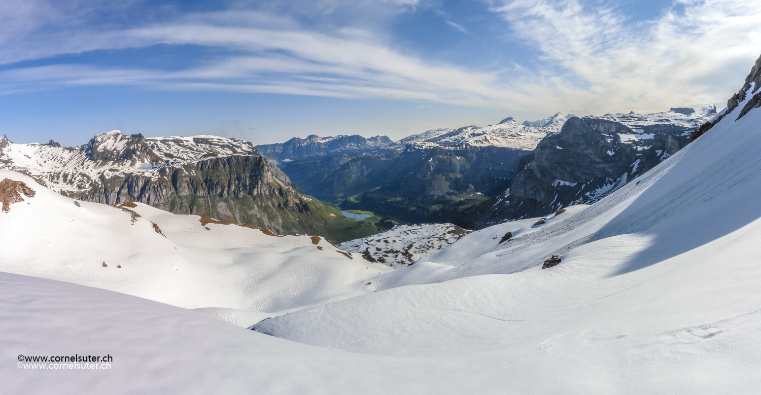 Sonniges Wetter, Ruosalp mit Waldisee.