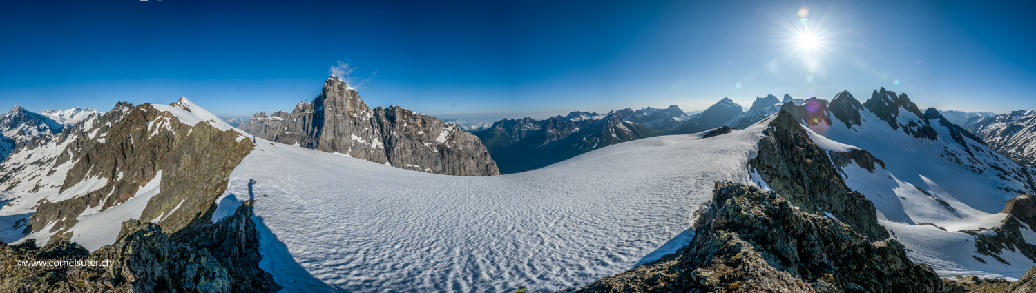 Berge soweit das Auge reicht.