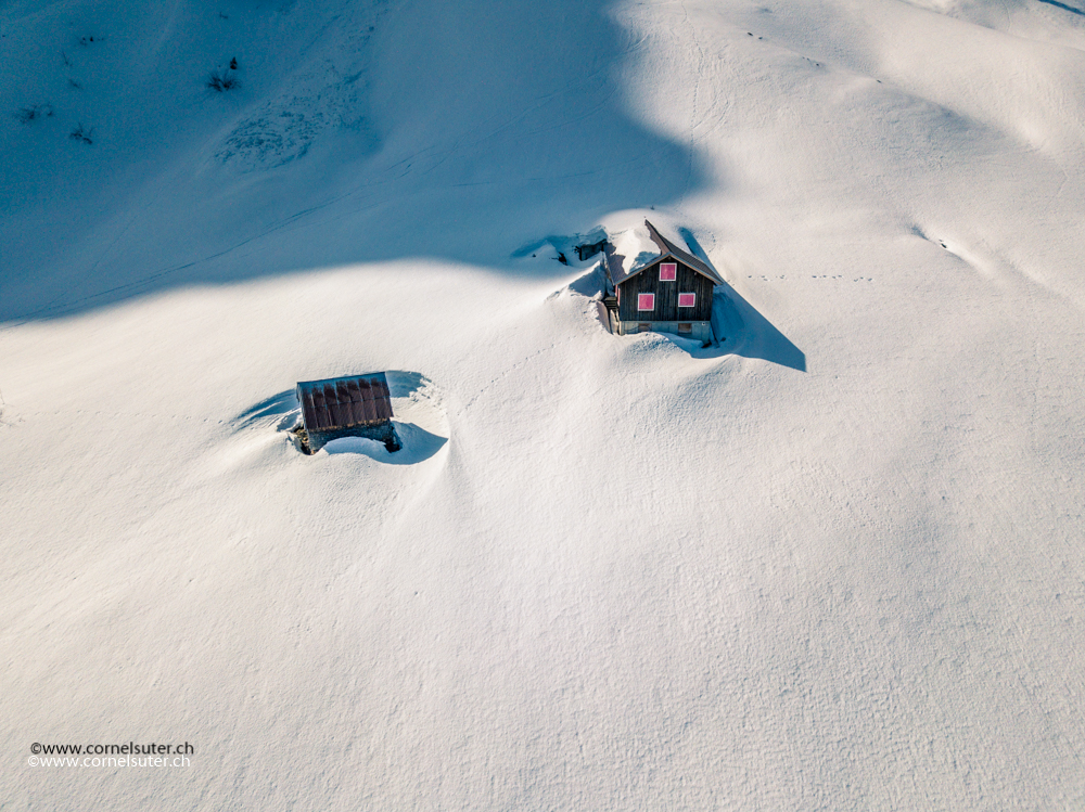 Unsere Alp Rotenbalm aus der Luft.