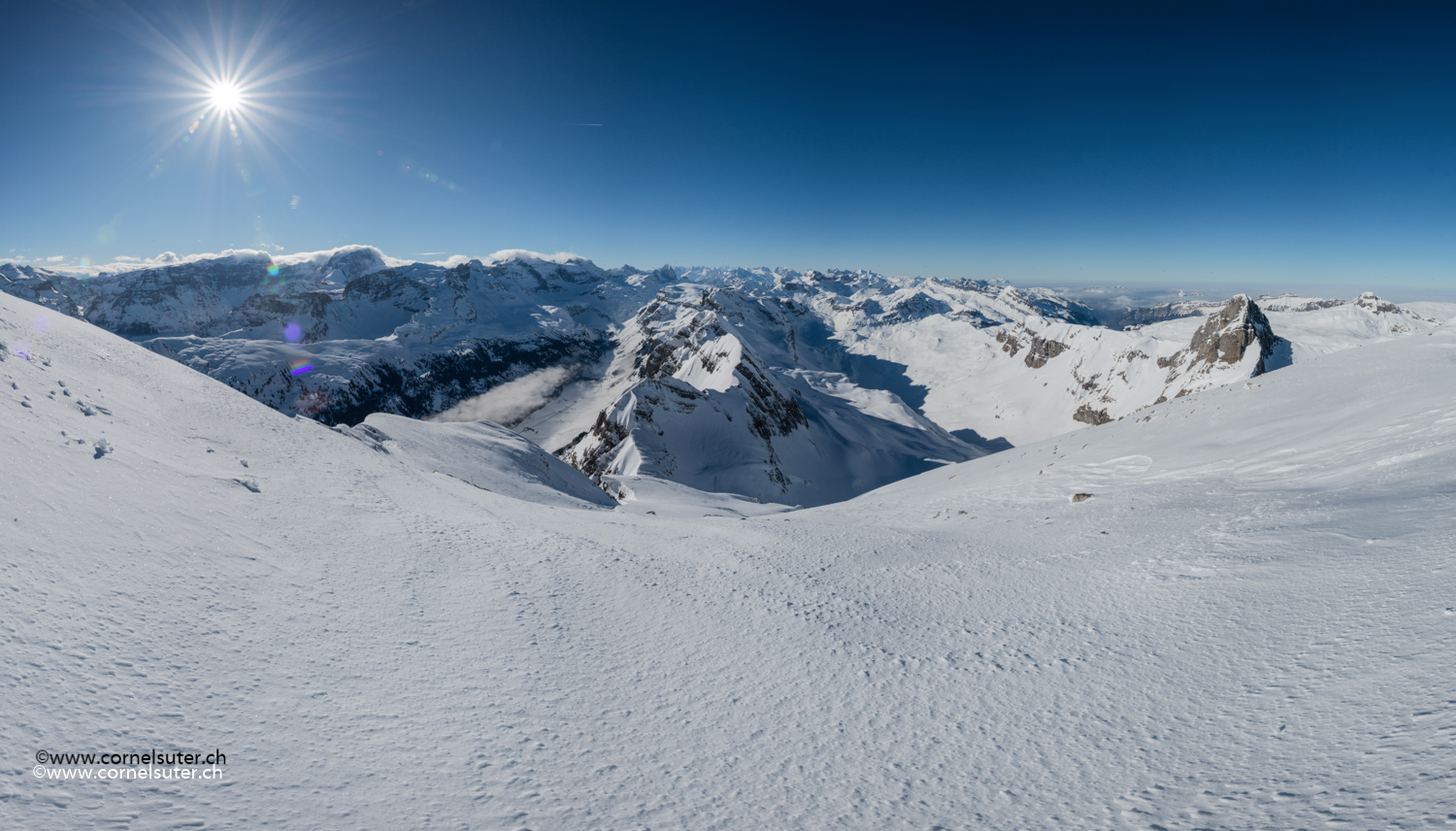 Pano Sicht links der Tödi 3614m bis nach rechts zum Höch Turm 2666m.