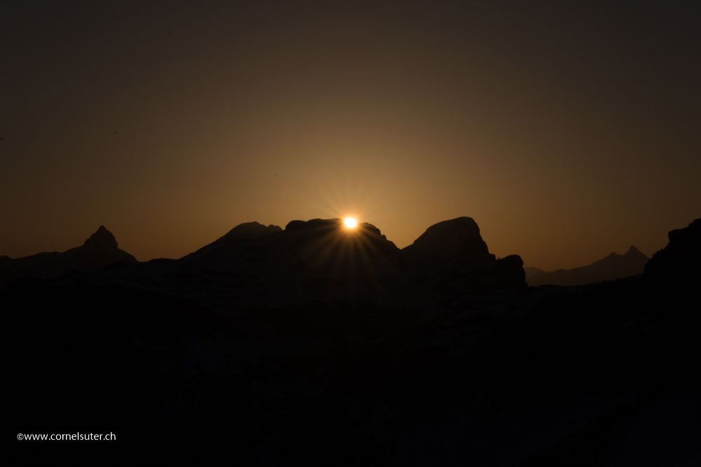 Die Sonne kommt um 6:20uhr.