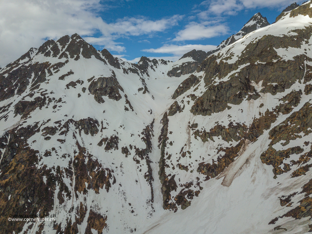 Flugbild in der Mitte das Hohbergtal.