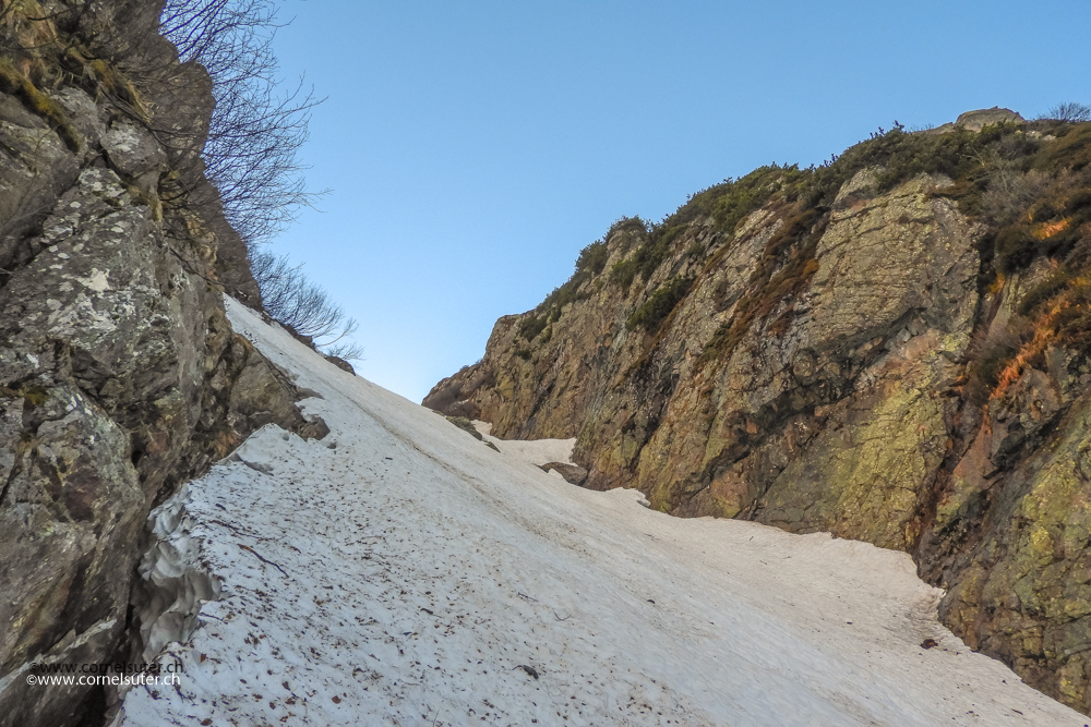 Steile Spitzkehren, wenn man oben ist kann man die Spitzkehren auswendig...