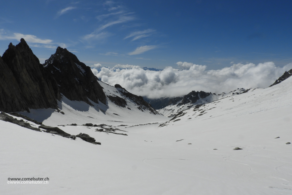 Abfahrt auf dem Tiefengletscher.