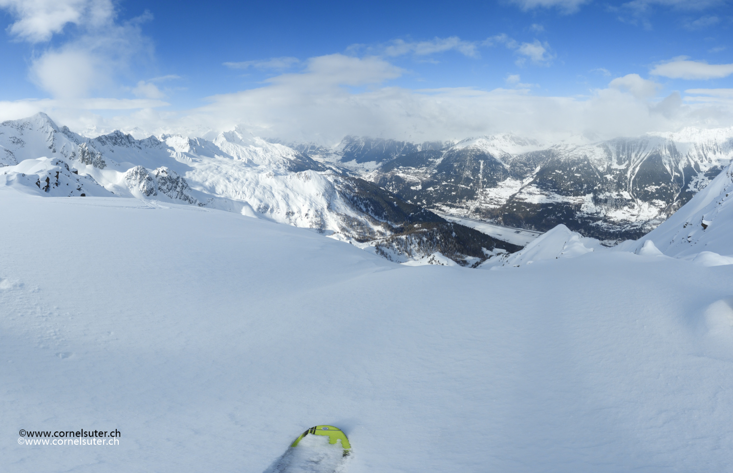 Panobild auf dem Tremorgio 2669m.