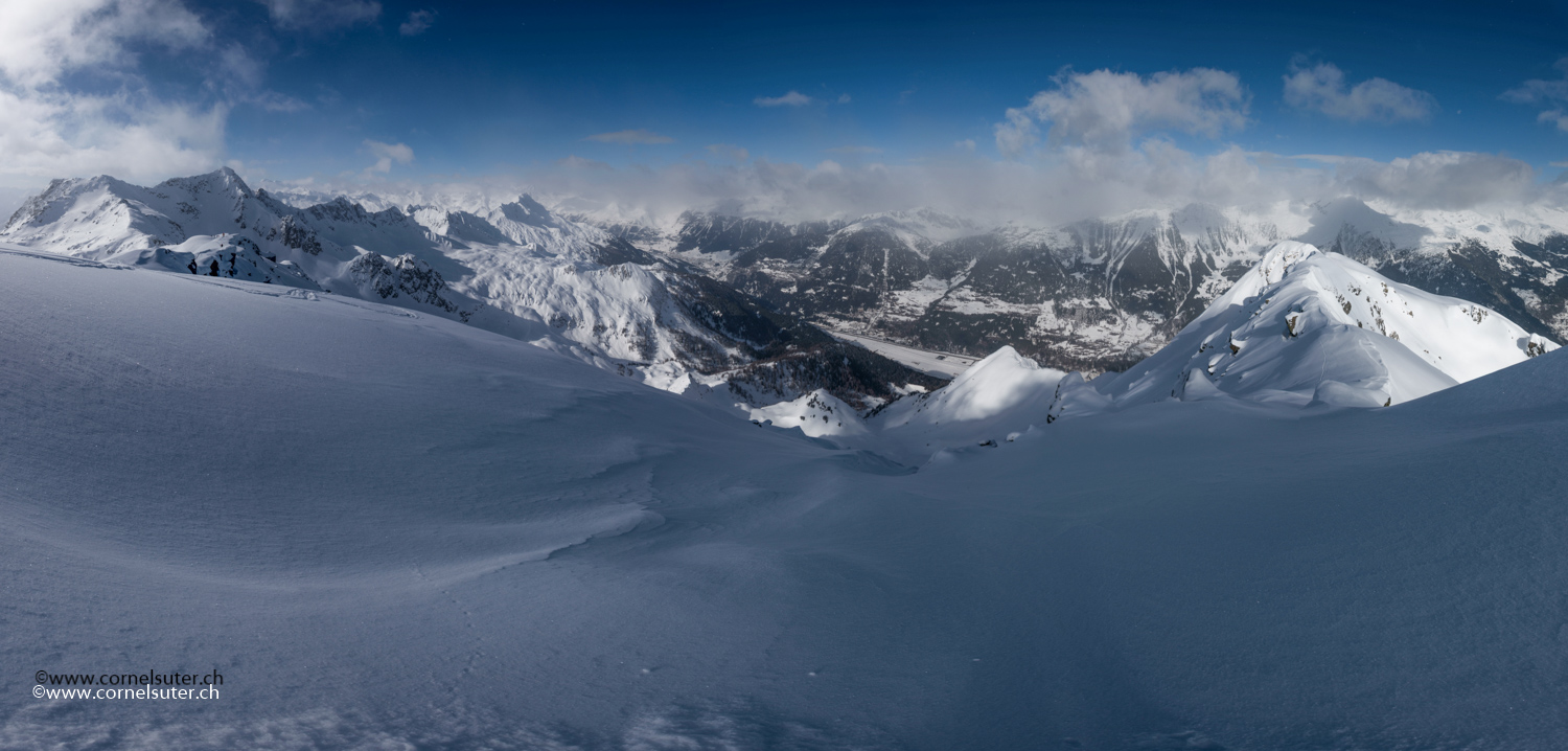 Panobild auf dem Tremorgio 2669m.