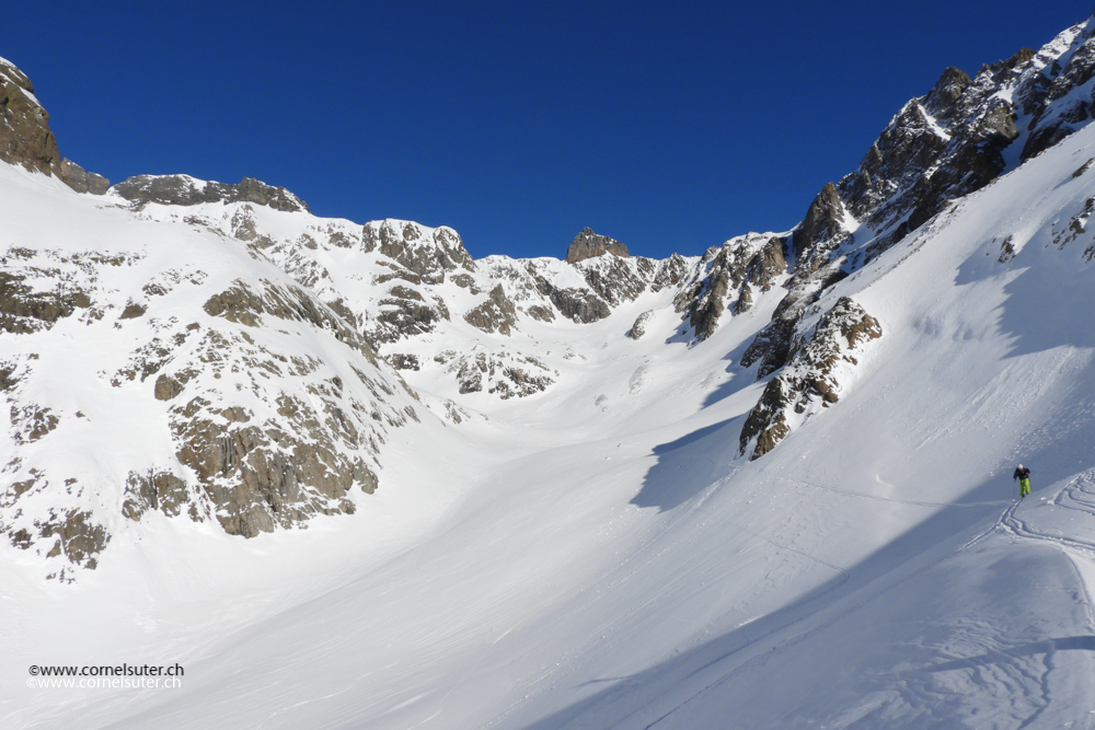 Sicht zurück, oben wieder der Zwächten 3079m.