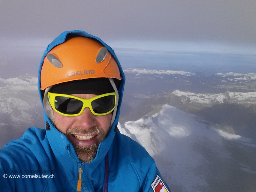 Ankunft um 10:45uhr auf dem Mönch 4107m.