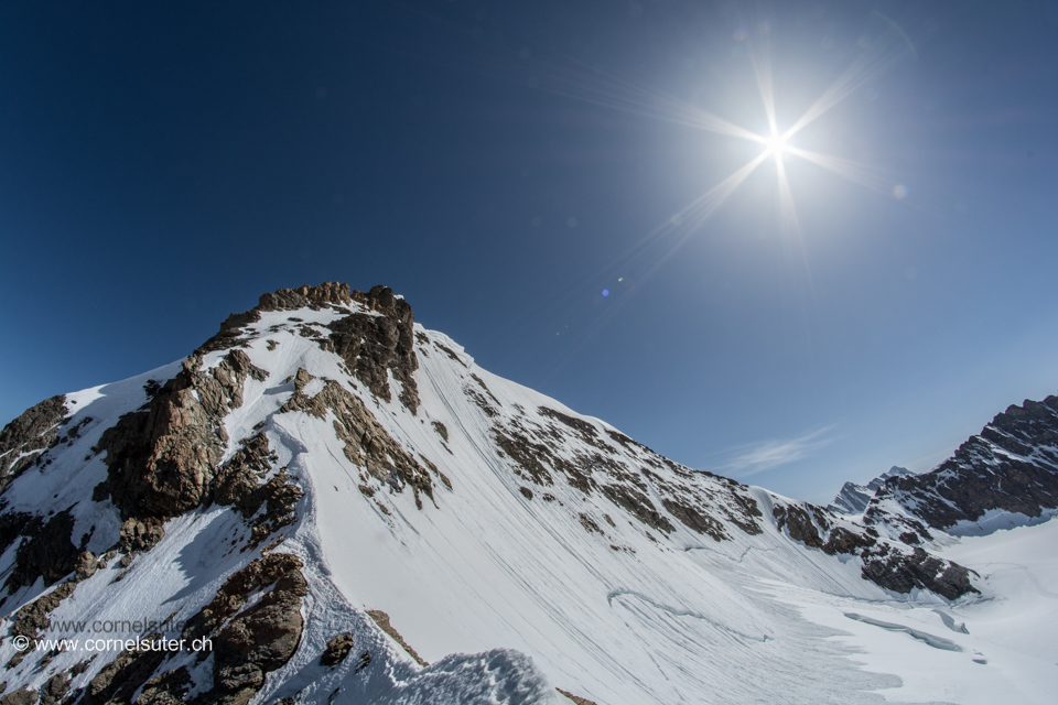 Die Sonne strahlt uns entgegen.