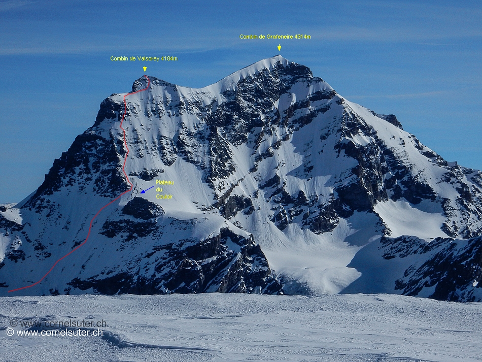 Auf dem Mont Vélan 3726m Sicht zum Grand Combin 4314m.