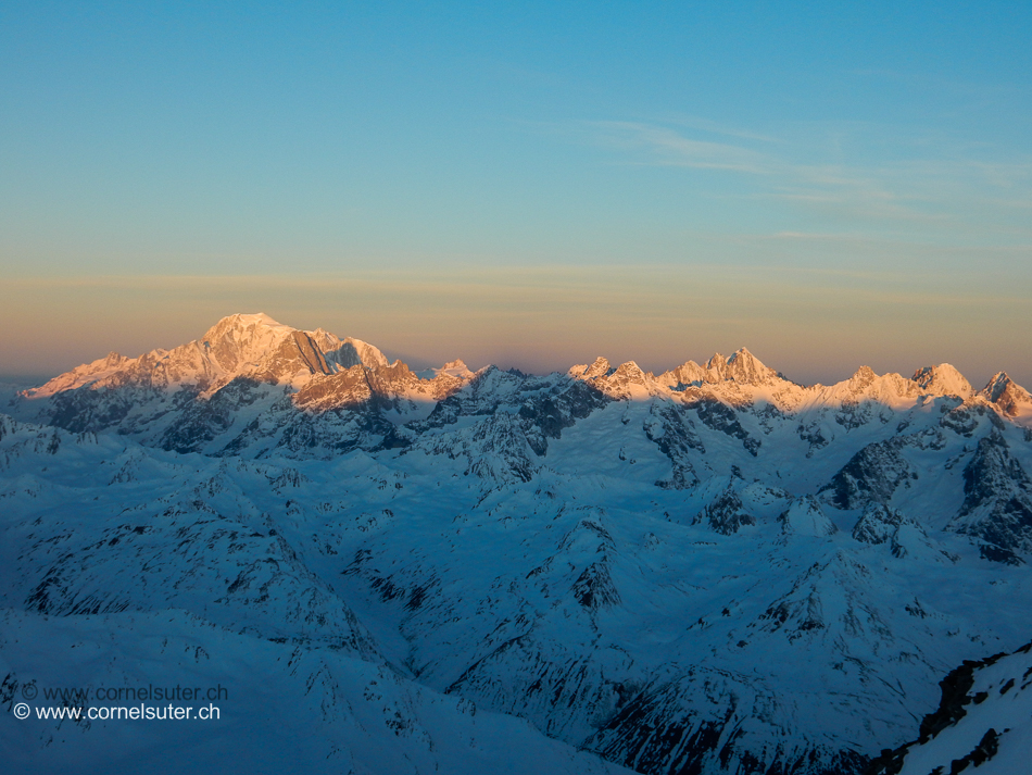 Der Mont Blanc 4808m und sein Gefolge....