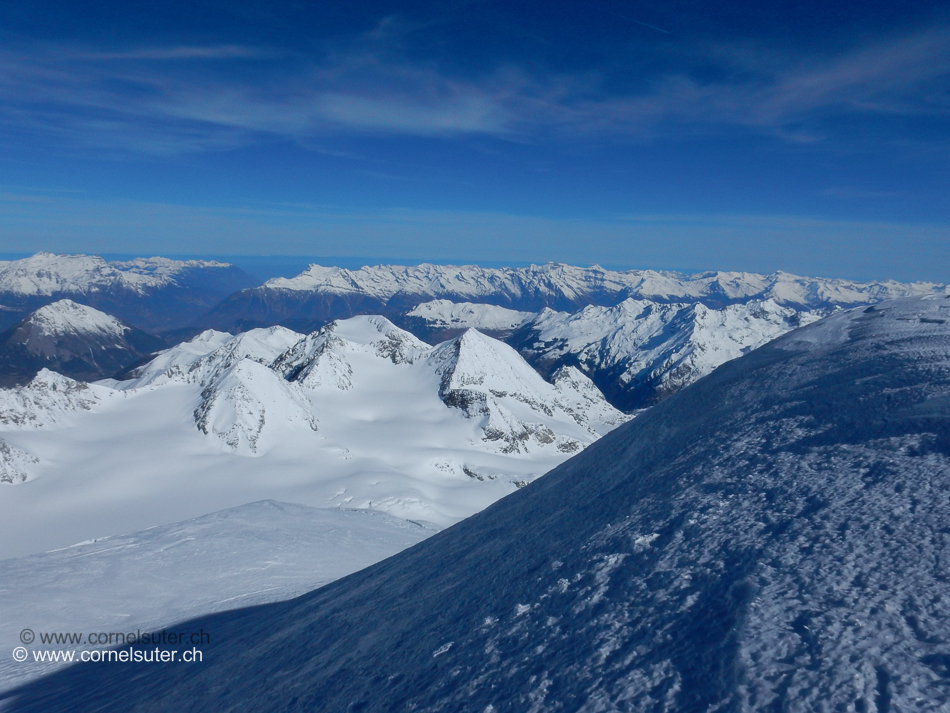 Sicht auf den Glacier de Corbassière mit Petit Combin 3663m.