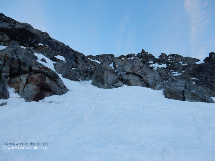 Der Fussaufstieg zum Col de la  Gouille 3150m ( Karte) ist mit Ketten entschärft worden 