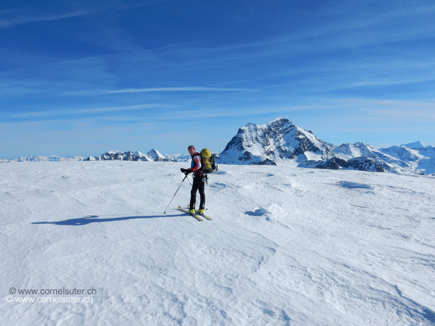 Auf dem Mont Vélan 3726m, rechts hinten der Grand Combin 4314m