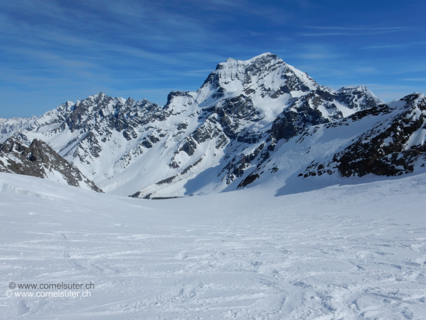 Ein paar Bilder von der Abfahrt und immer im Gesicht der Grand Combin 4314m.