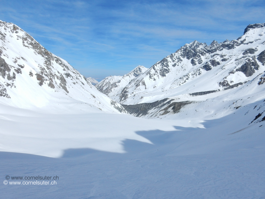 Danach auf den unteren Teil des Glacier de Valsorey immer flacher werdend