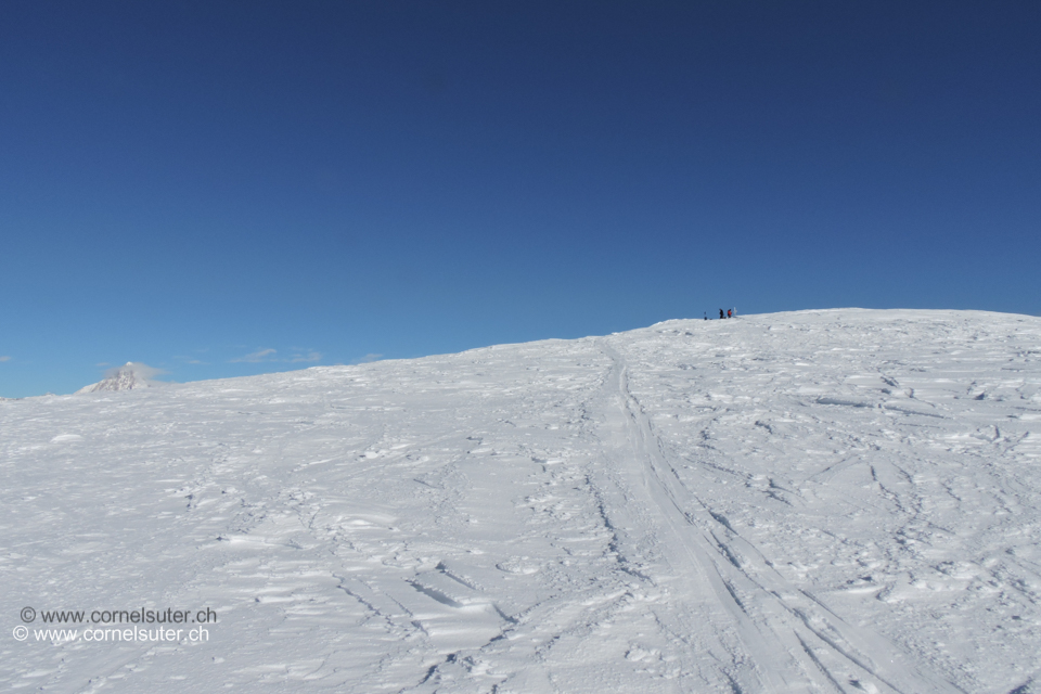 Spitzhorli von dieser Sicht nicht so spitz....  Links hinten das Bietschhorn 3934m.