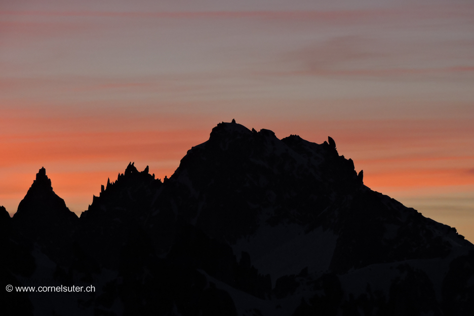 Zacken und Türme, Morgenrot.