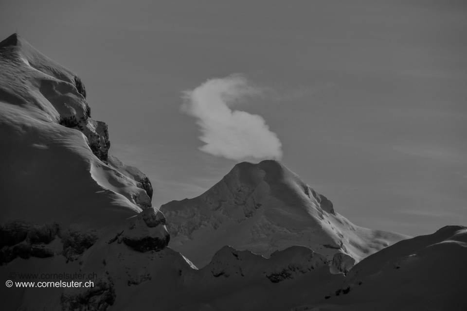 Dabei Sicht zum Pfannenstock 2573m, er dampft wie ein Vulkan....