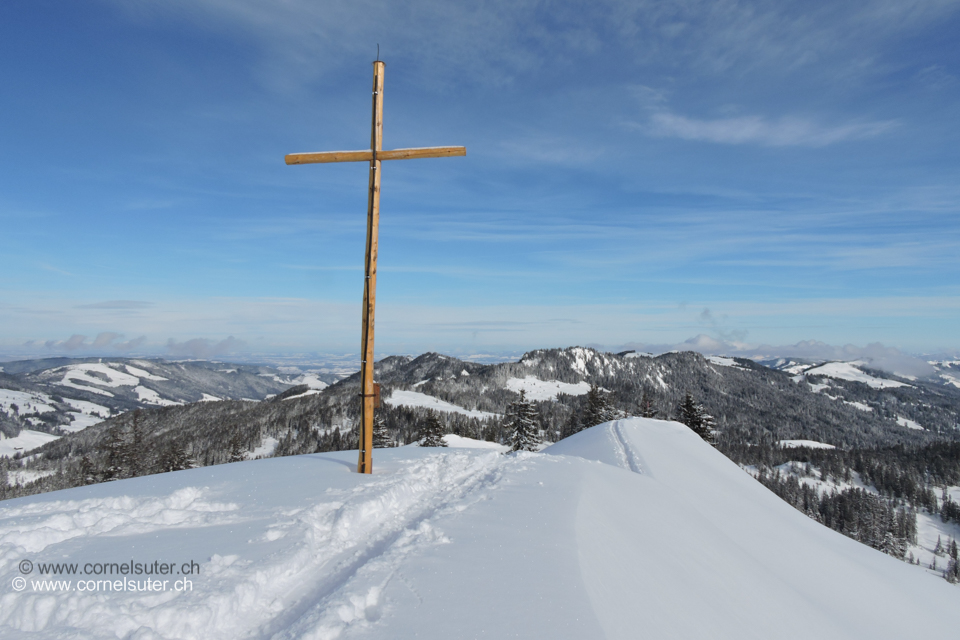 Gipfelkreuz auf dem Furggelenstock 1656m.