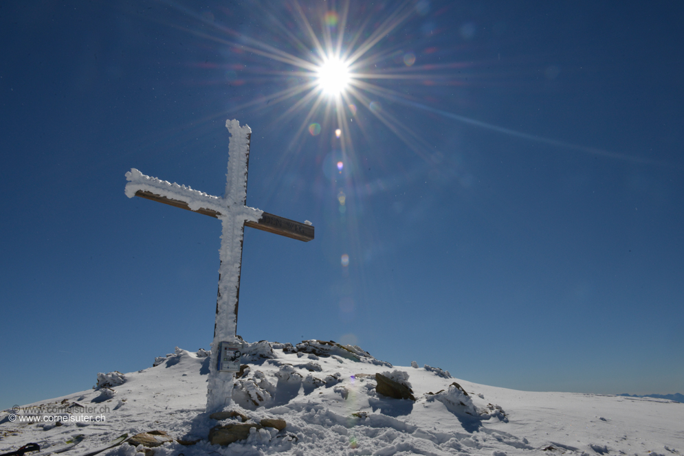 Gipfelkreuz auf dem Sustenhorn 3503m.