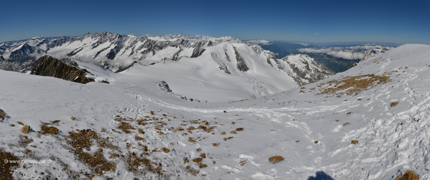 Sicht Richtung Gwächtenhorn, Berneralpen, Walliseralpen usw.