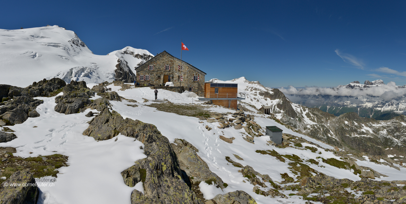Bei der  SAC Tierbergli Hütte 2795m (Homepage / Karte)