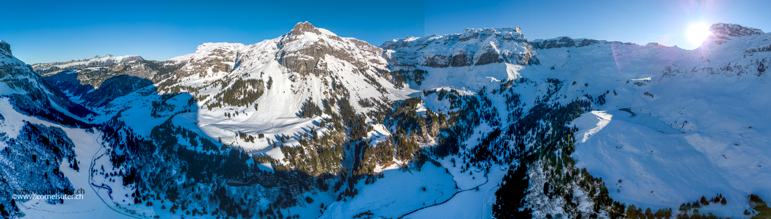 Nach der Tour noch ein Flugbild gemacht, links vorne der Heuberig, rechts der Alpler Stock.