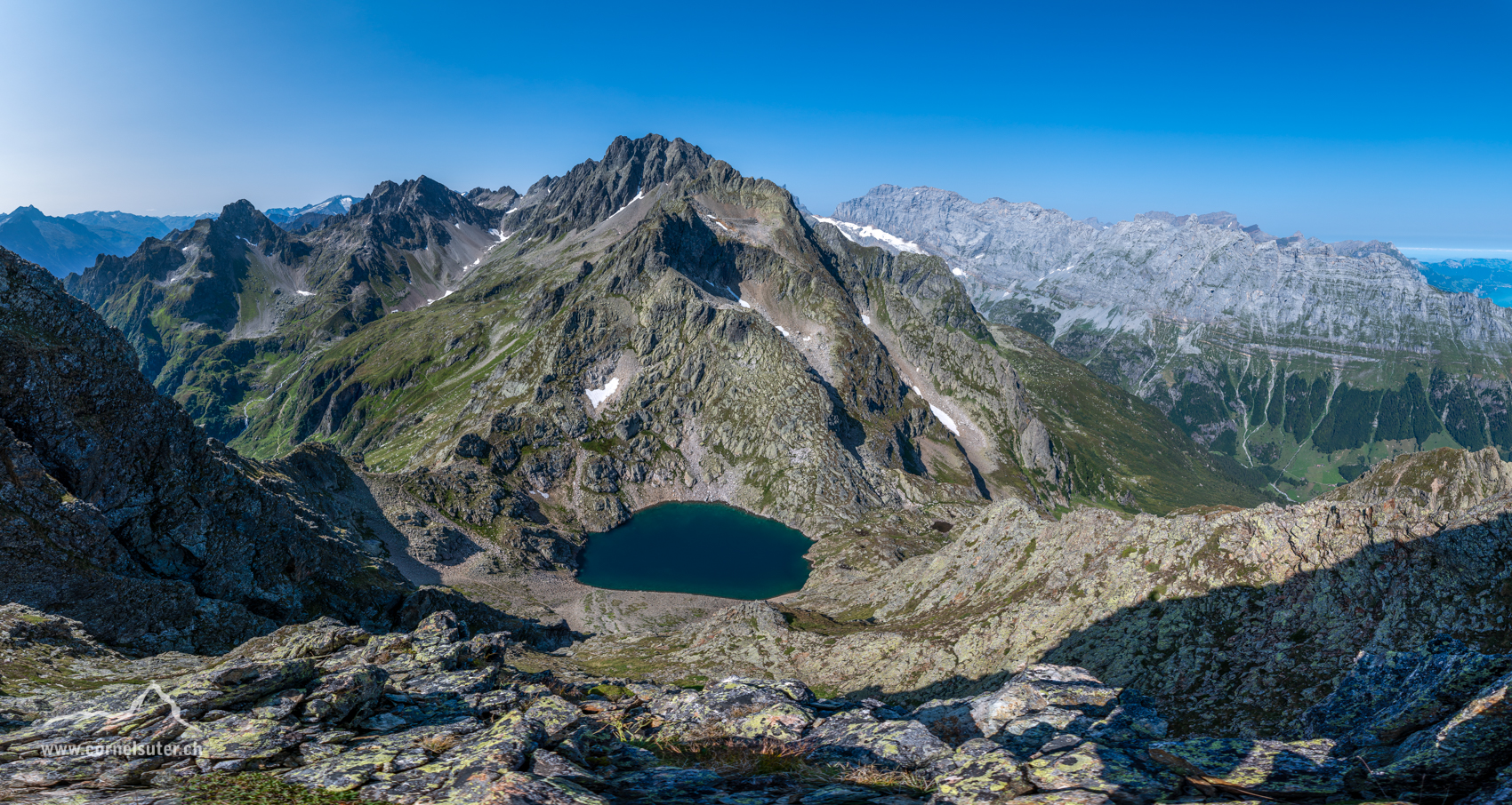 Tiefblick hinunter zum fantastischen Leidsee.