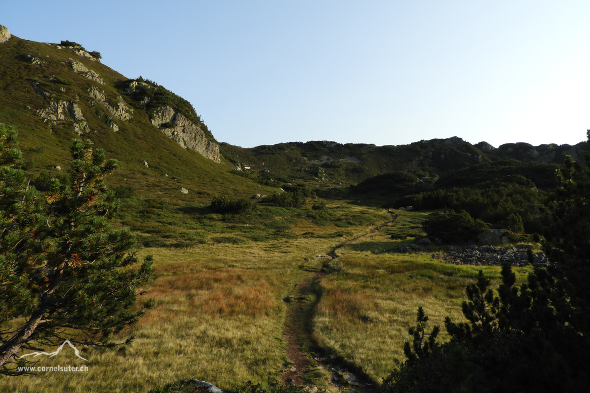 Die Sunniggrathütte in Sicht. 