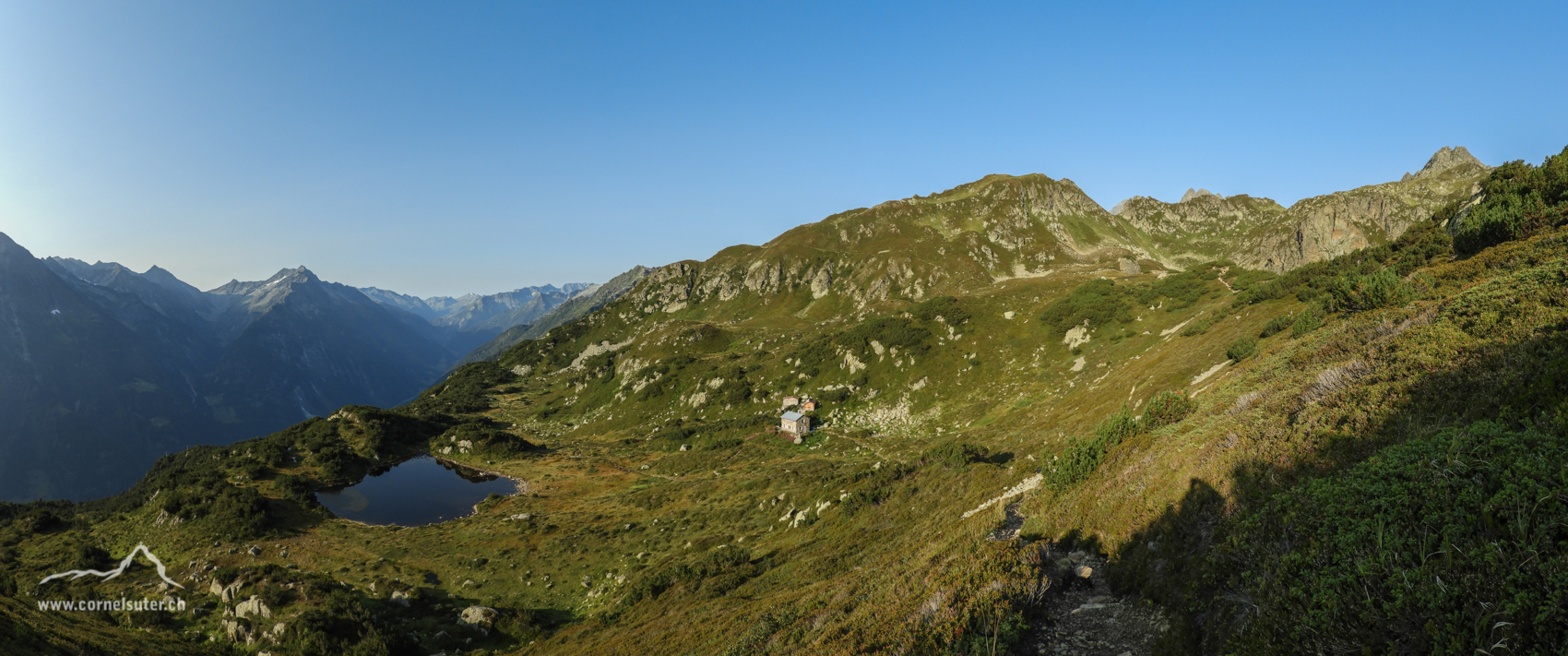 Etwas oberhalb von der Sunniggrathütte, rechts oben der Ruchälplistock 2475m