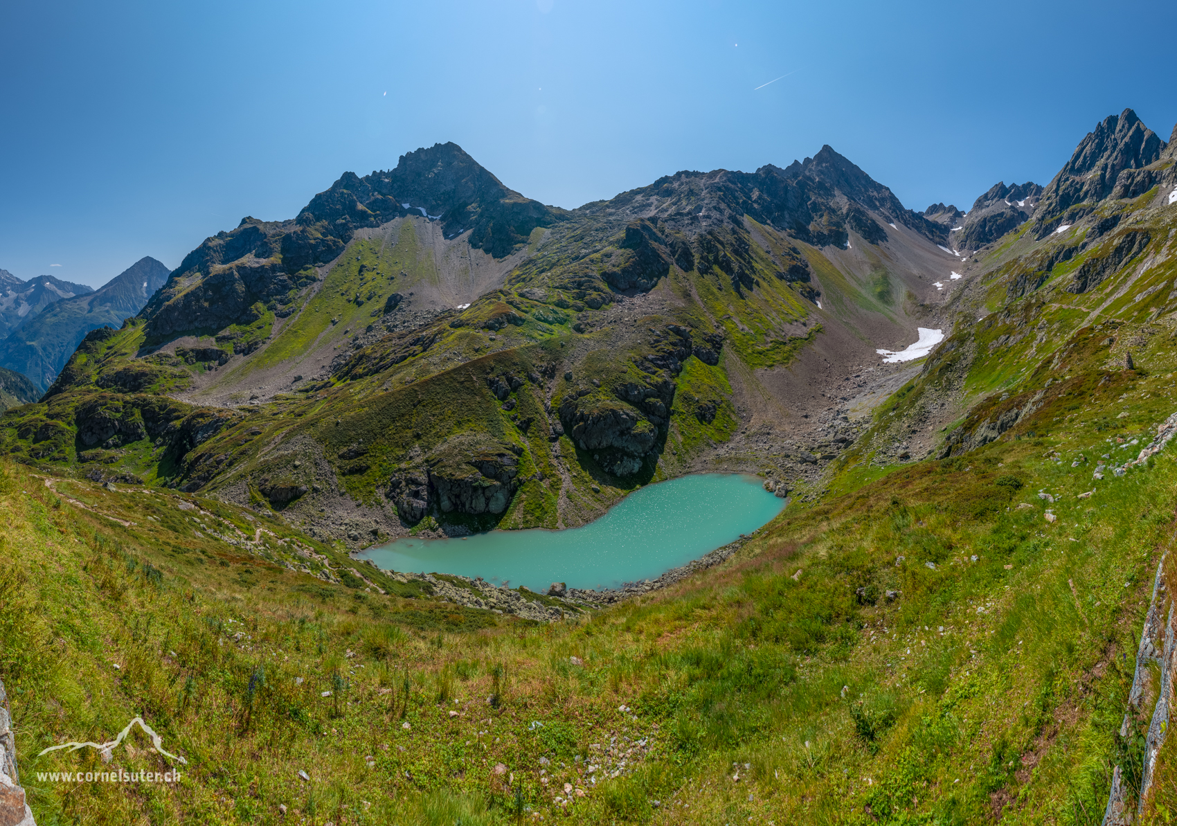 Von der Leutschachhütte hat man eine schöne Aussicht hinunter auf den Niedersee, sehr schön.