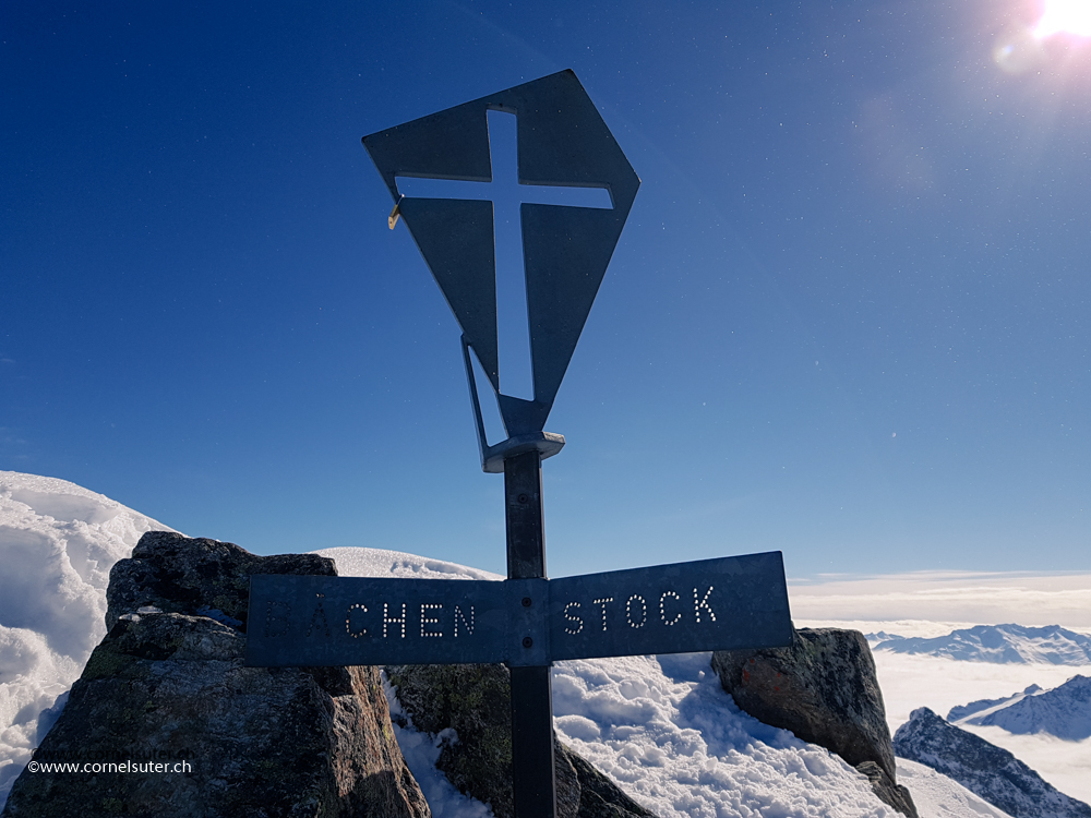 Gipfelkreuz auf dem Bächenstock 3010m.