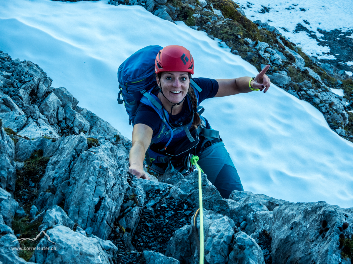 Fabienne beim Aufstieg bei der Schlüsselstelle.