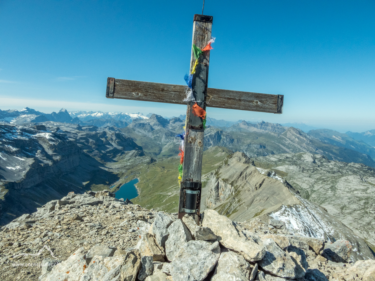 Gipfelkreuz ufum Höch Turm.