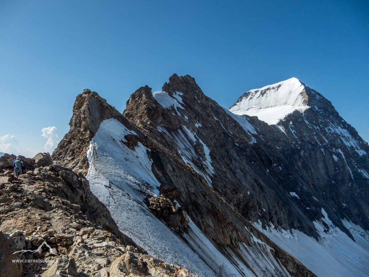 Ankunft beim Nördlichen Eigerjoch, es kommen nochmals herrliche Türme mit teils schönen klettereien....