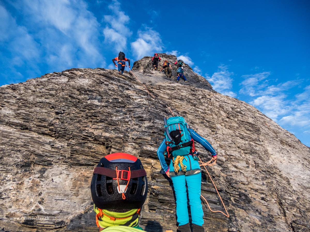 Vor uns sind auch noch weitere Bergsteiger......