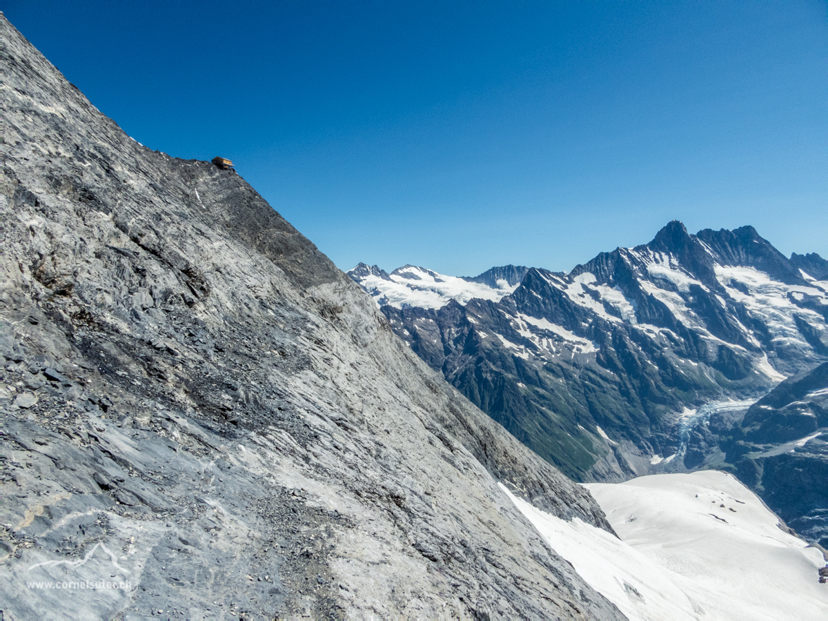 Typisches Gelände hinauf zur Mittellegihütte.