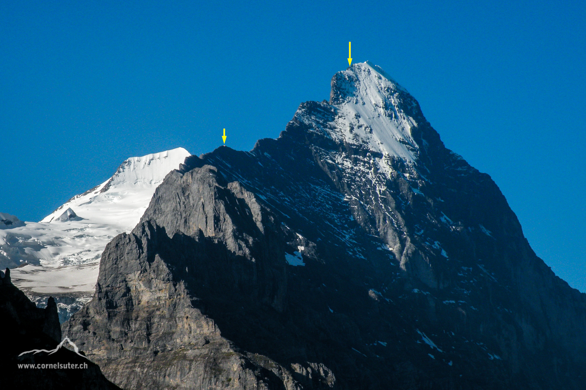 Wo wir uns jetzt ca befinden ist rechts oben beim Pfeil, beim linken Pfeil befindet sich die Mittellegihütte.