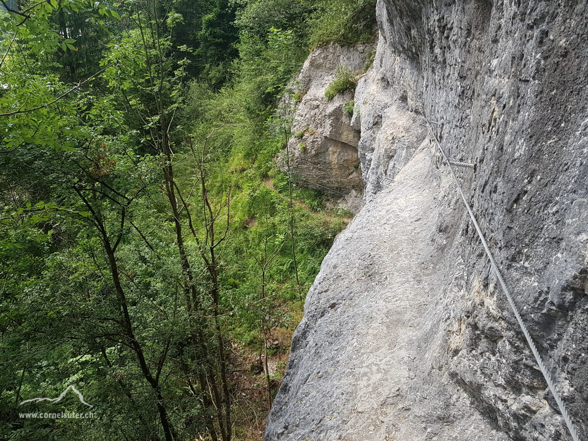 Hier kommt der Einstieg West auf den Klettersteig, da kann man aber auch aussteigen.