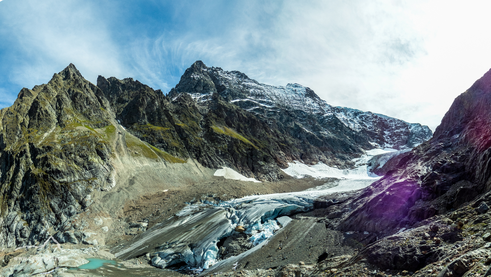 Jetzt gut zu sehen. Man muss nun immer weiter und weiter bis man den Steigletscher erreicht.