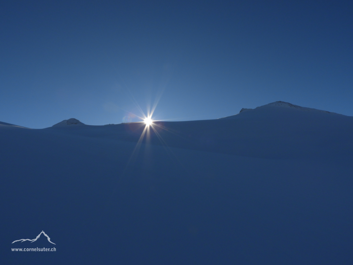 Die Sonne streift den Grat