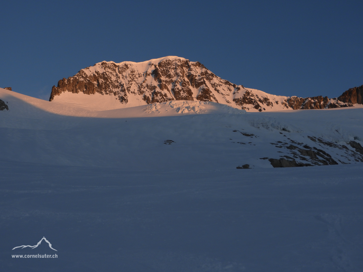 Morgenstimmung beim Aufstieg, Sicht zum Galenstock 3586m, 5:45uhr.