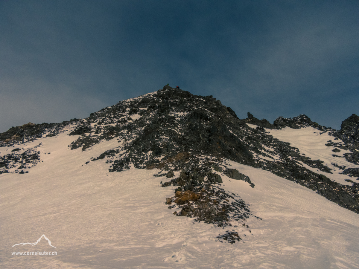 Ankunft beim Passo Grandinagia. Ohne nenneswerte schwierigkeiten kann man hier hinauf kraxeln zum Hauptgipfel 2774m.