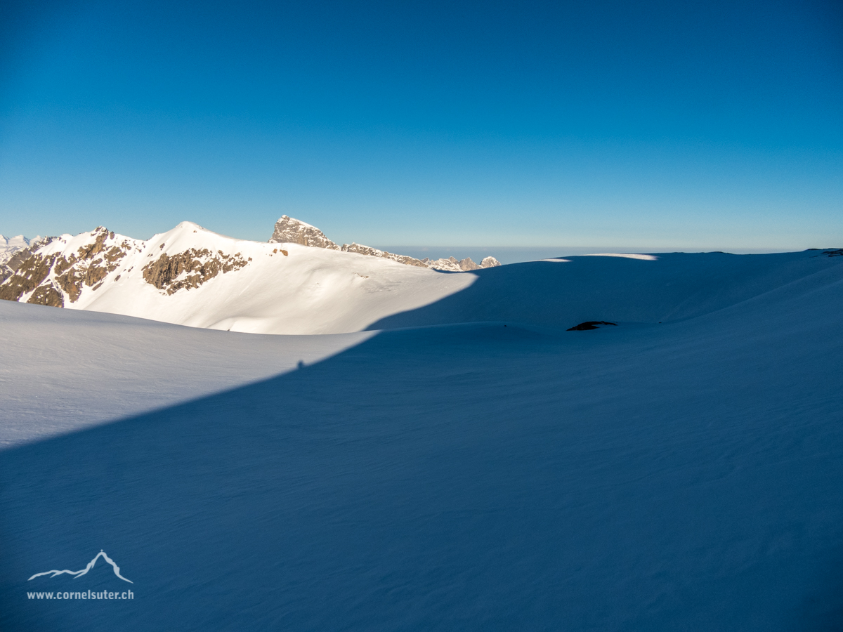 Hinüber queren zum Chüefadpass 2912m.