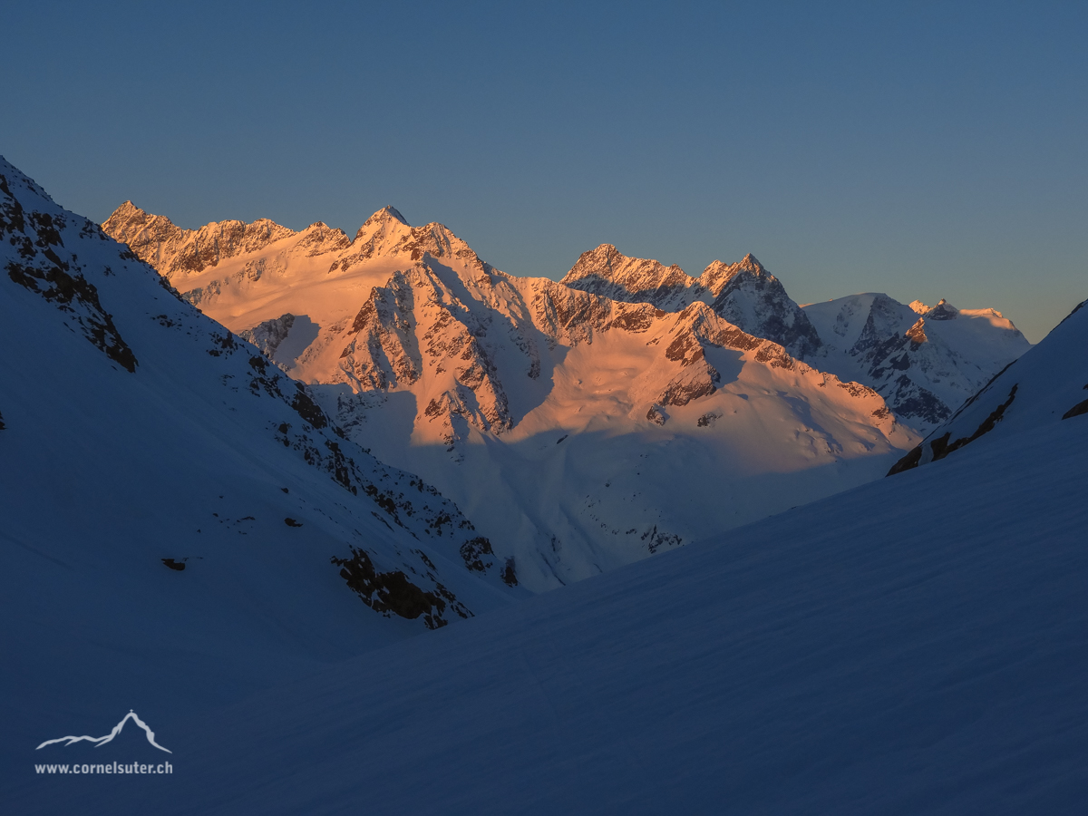 Morgenstimmung an den Bergen, Fleckistock, Stucklistock, Gross Griessenhorn, Sustenhorn, Chli Griessenhorn, Chli Sustenhorn usw, eifach schön.