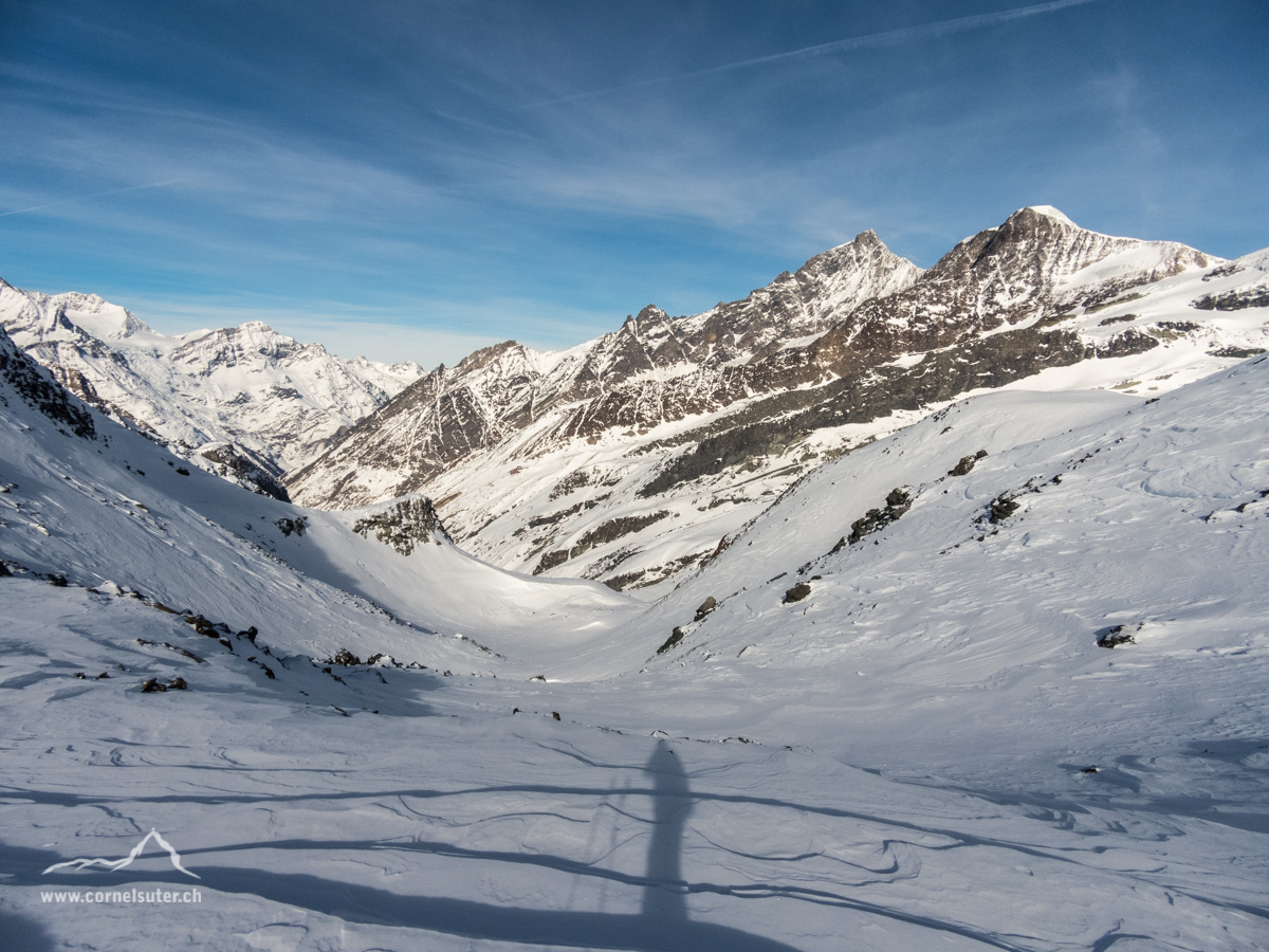 Einfahrt in das Tal der Täschalp.