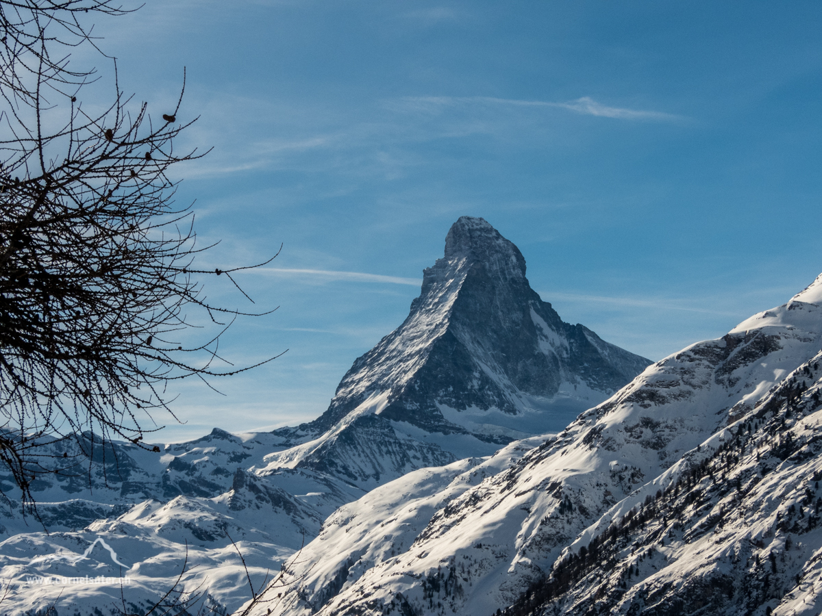 Bei der Abfahrt hinunter nach Täsch sicht zum Matterhorn 4478m