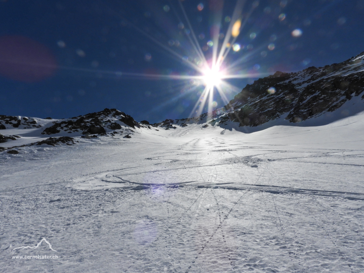 Sicht zurück auf den 400hm Pulverschnee Hang!!!