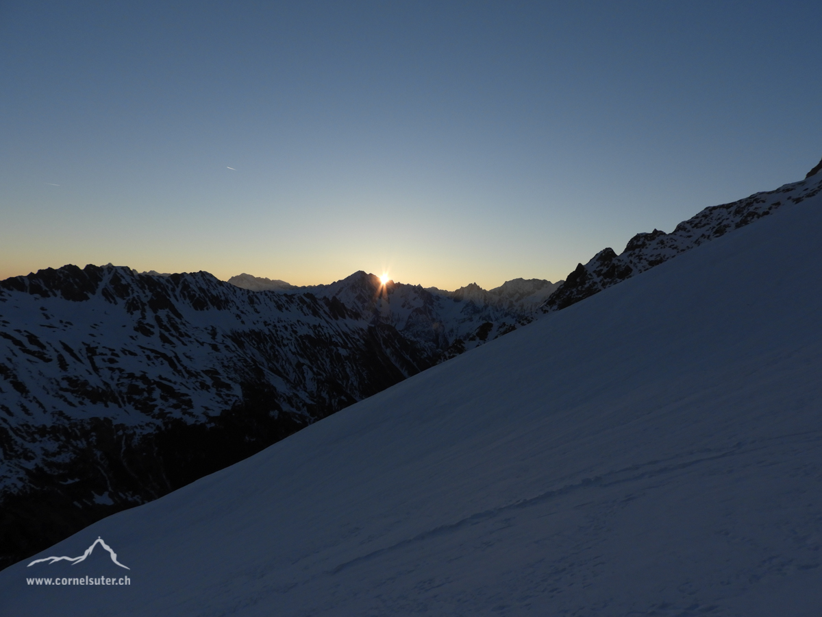 Wir sind wieder zeitig gestartet und erleben einen tollen Sonnenaufgang.